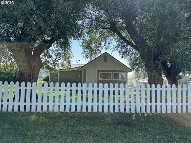 Listing photo 1 of 6