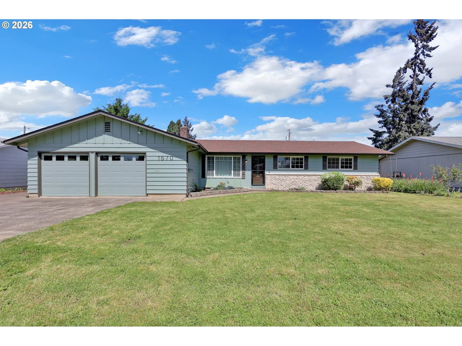 Listing photo 1 of 6