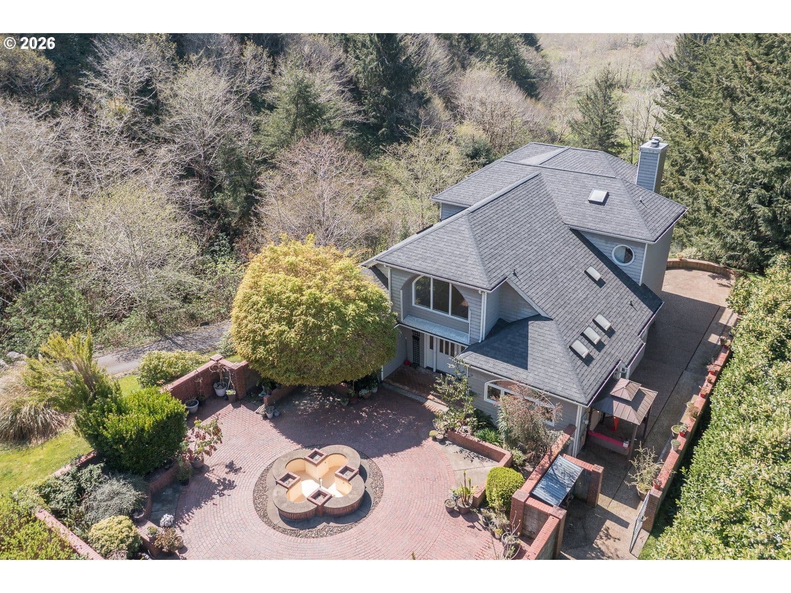 Listing photo 1 of 6
