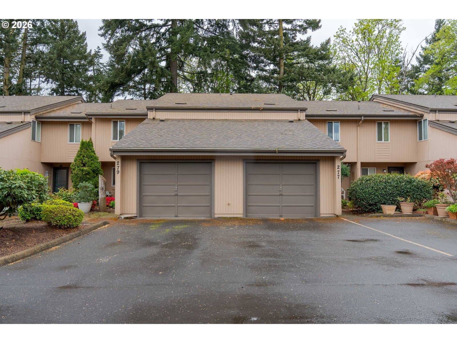 Listing photo 1 of 6