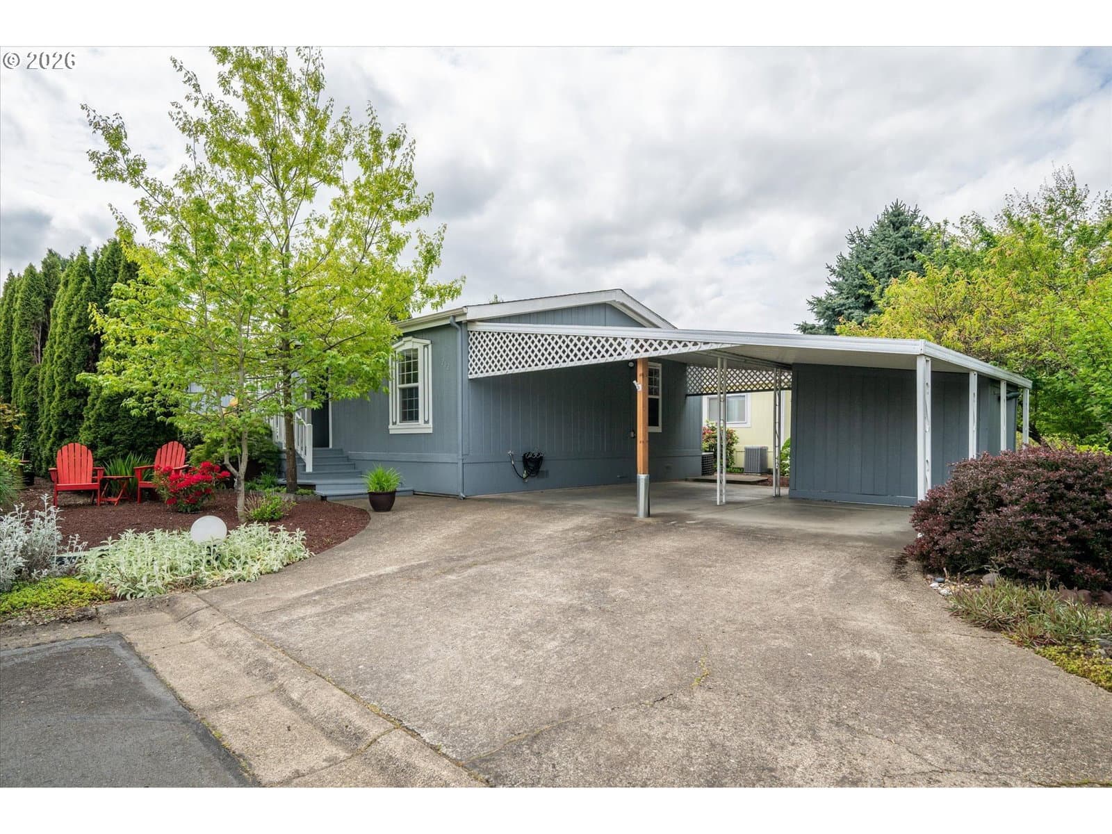 Listing photo 1 of 6