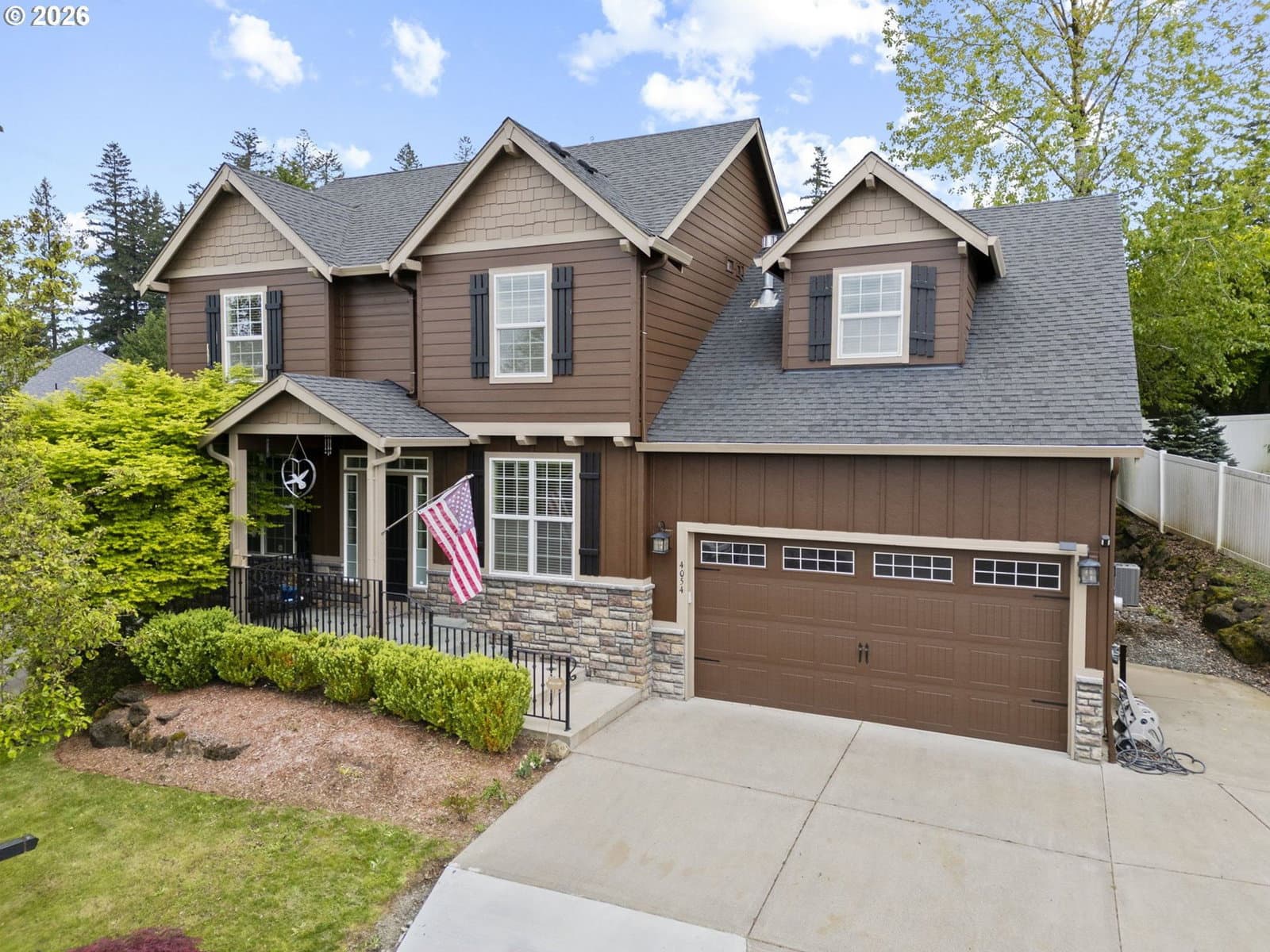 Listing photo 1 of 6