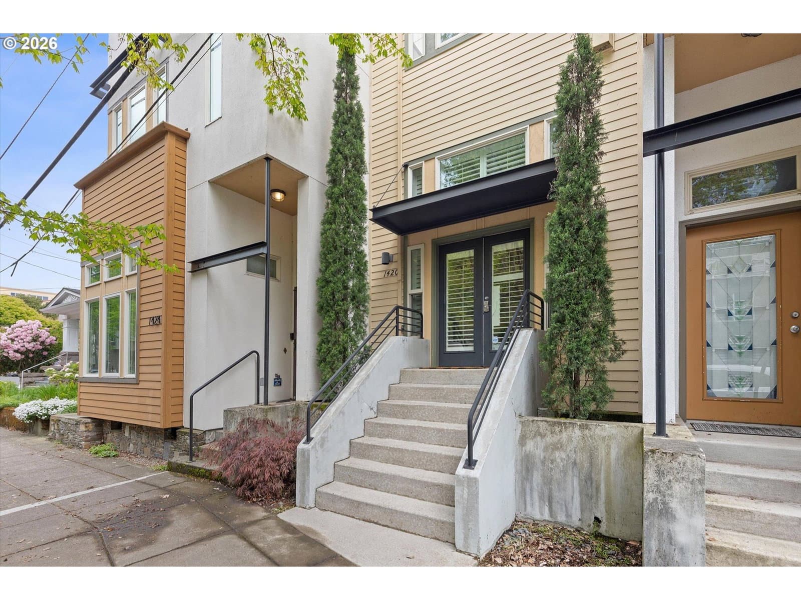 1420 16TH AVE, $550,000