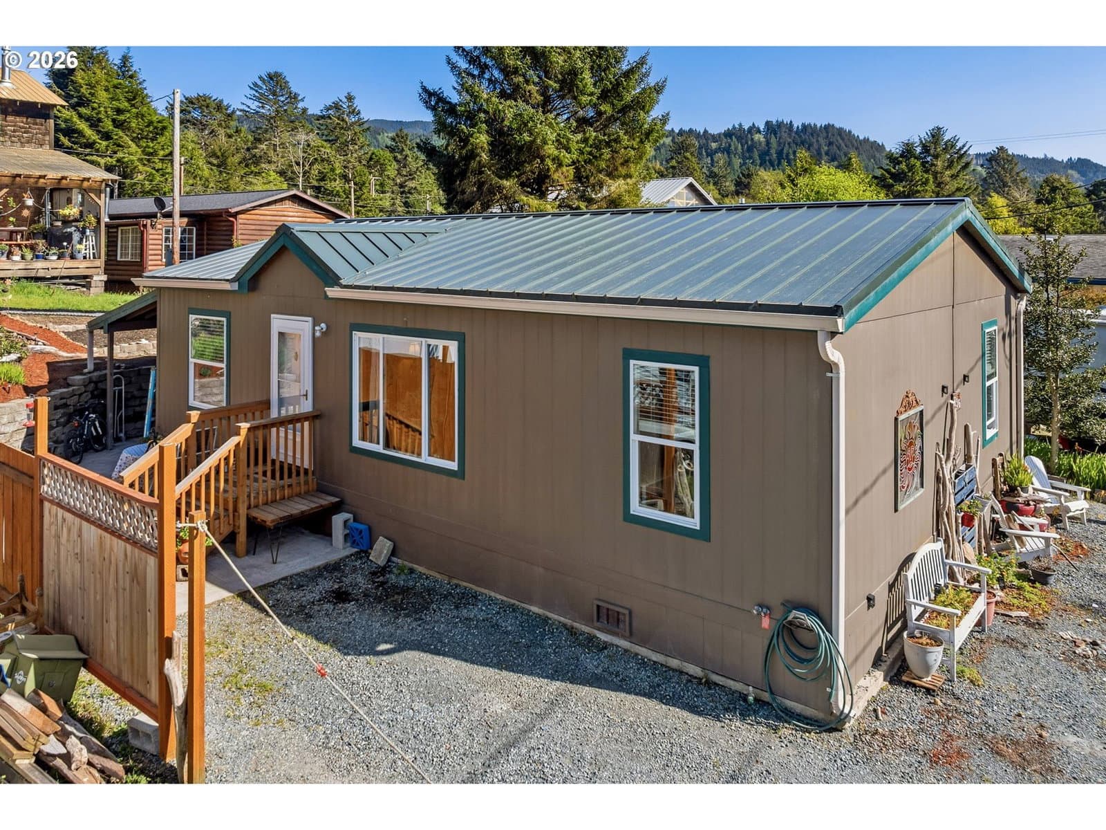 Listing photo 1 of 6