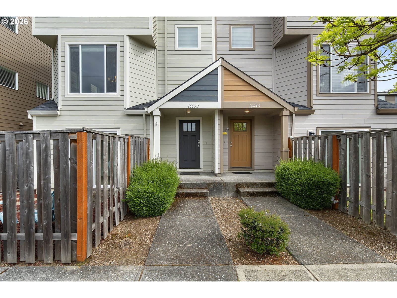 Listing photo 1 of 6