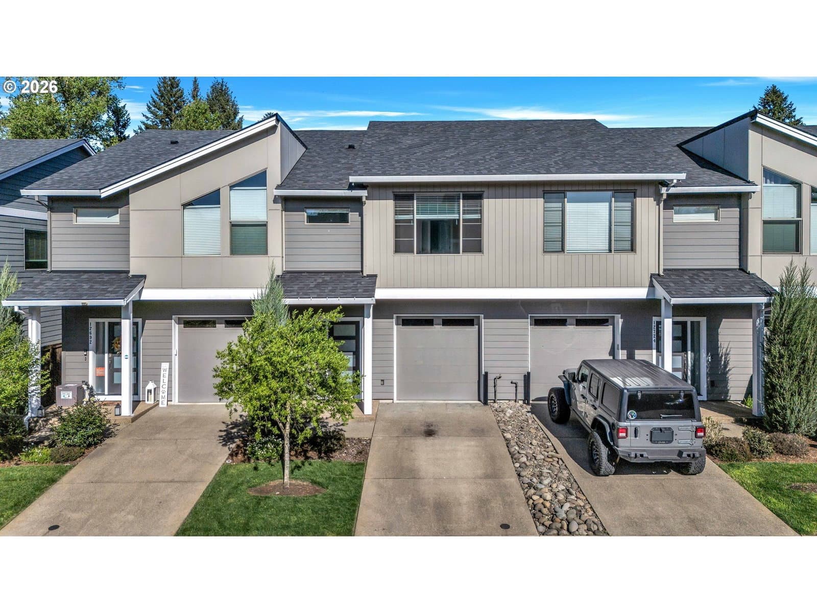 Listing photo 1 of 6
