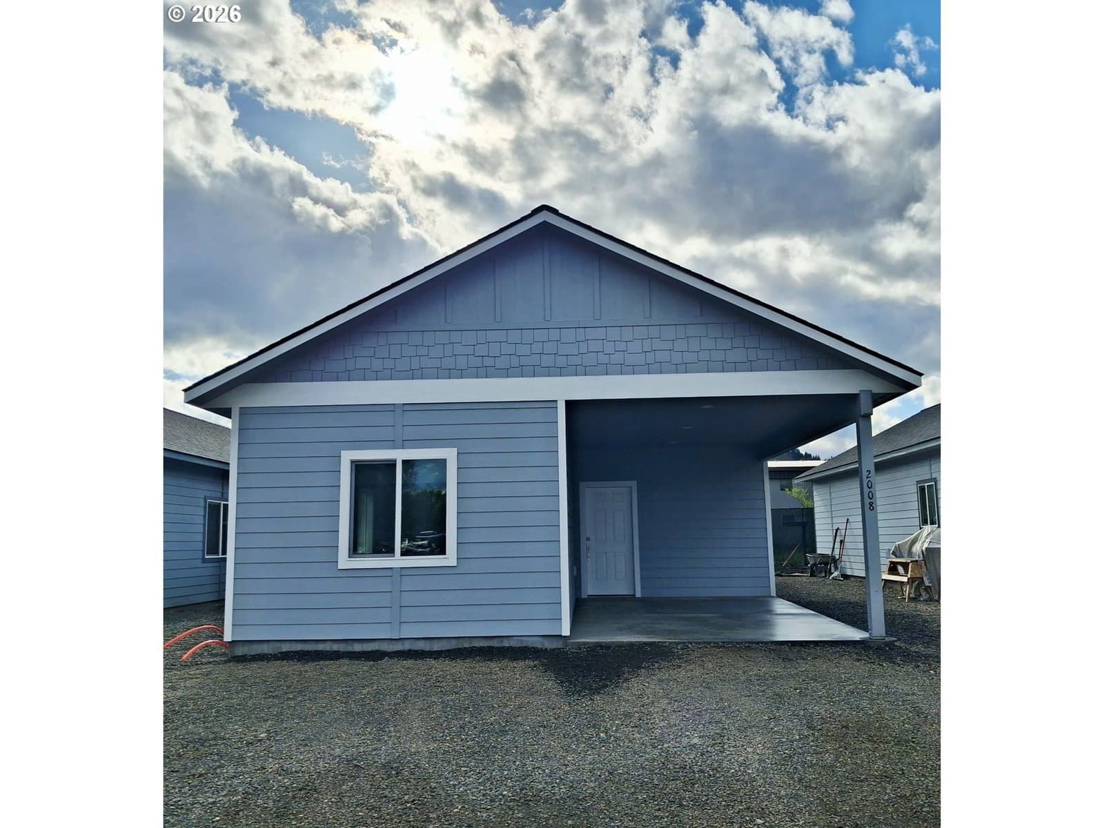 Listing photo 1 of 6