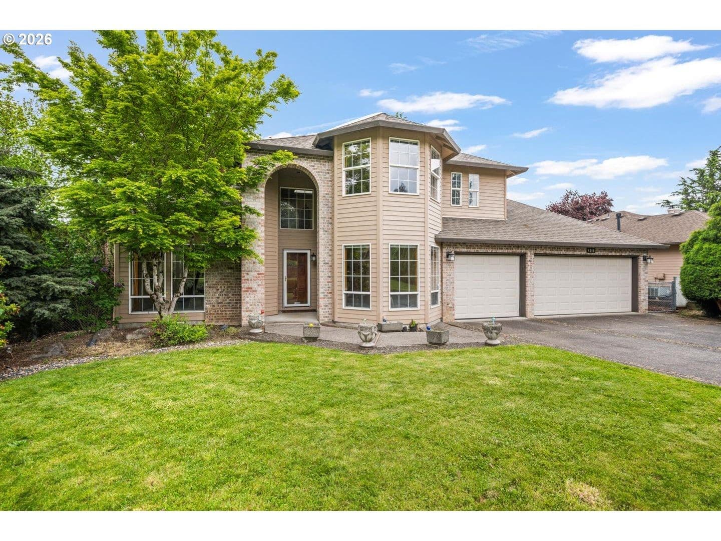Listing photo 1 of 6
