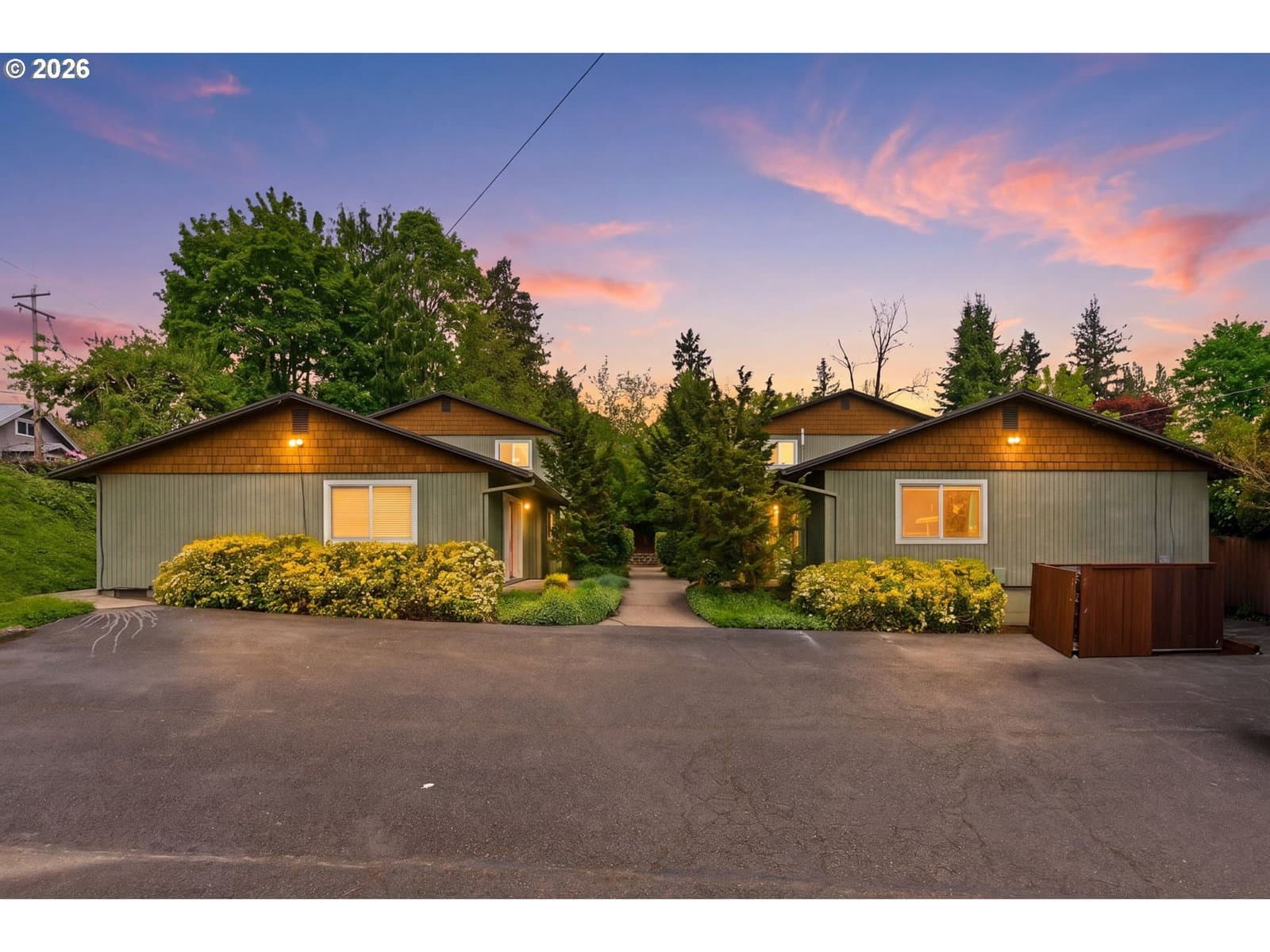 Listing photo 1 of 6