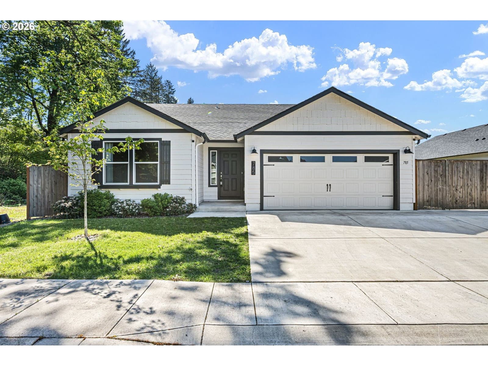 Listing photo 1 of 6