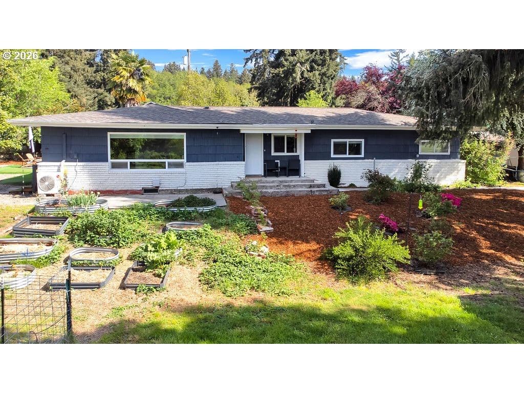 Listing photo 1 of 6