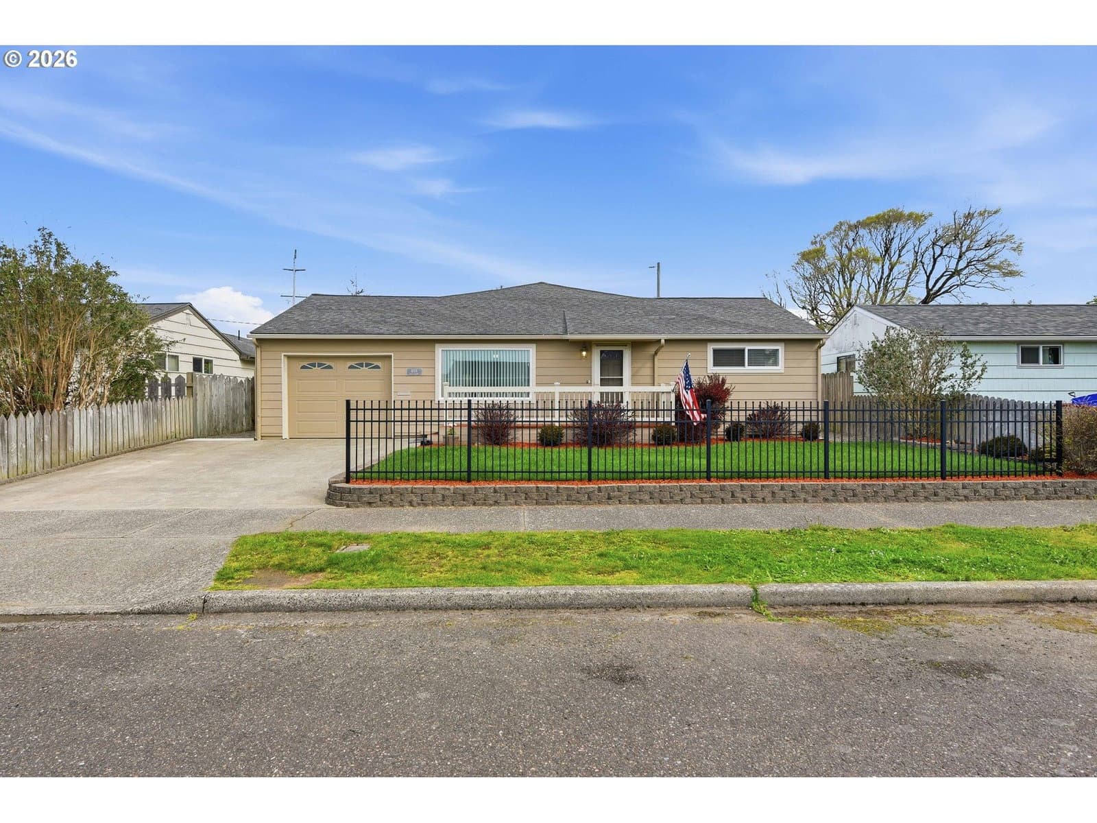 Listing photo 1 of 6