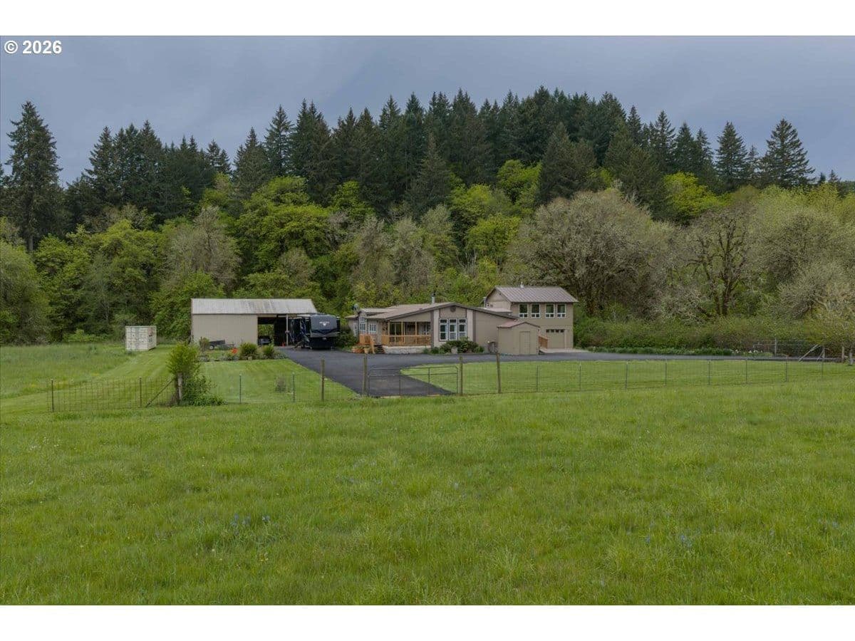 Listing photo 1 of 6