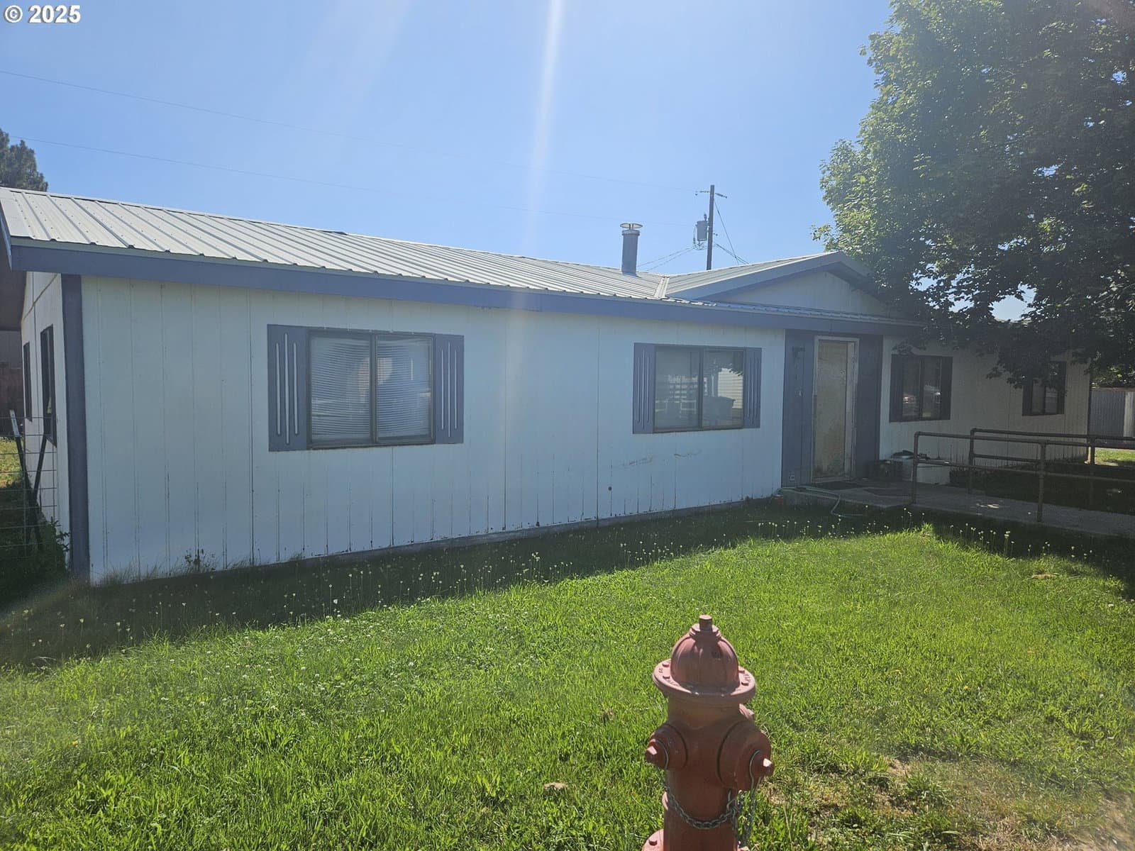 Listing photo 1 of 6