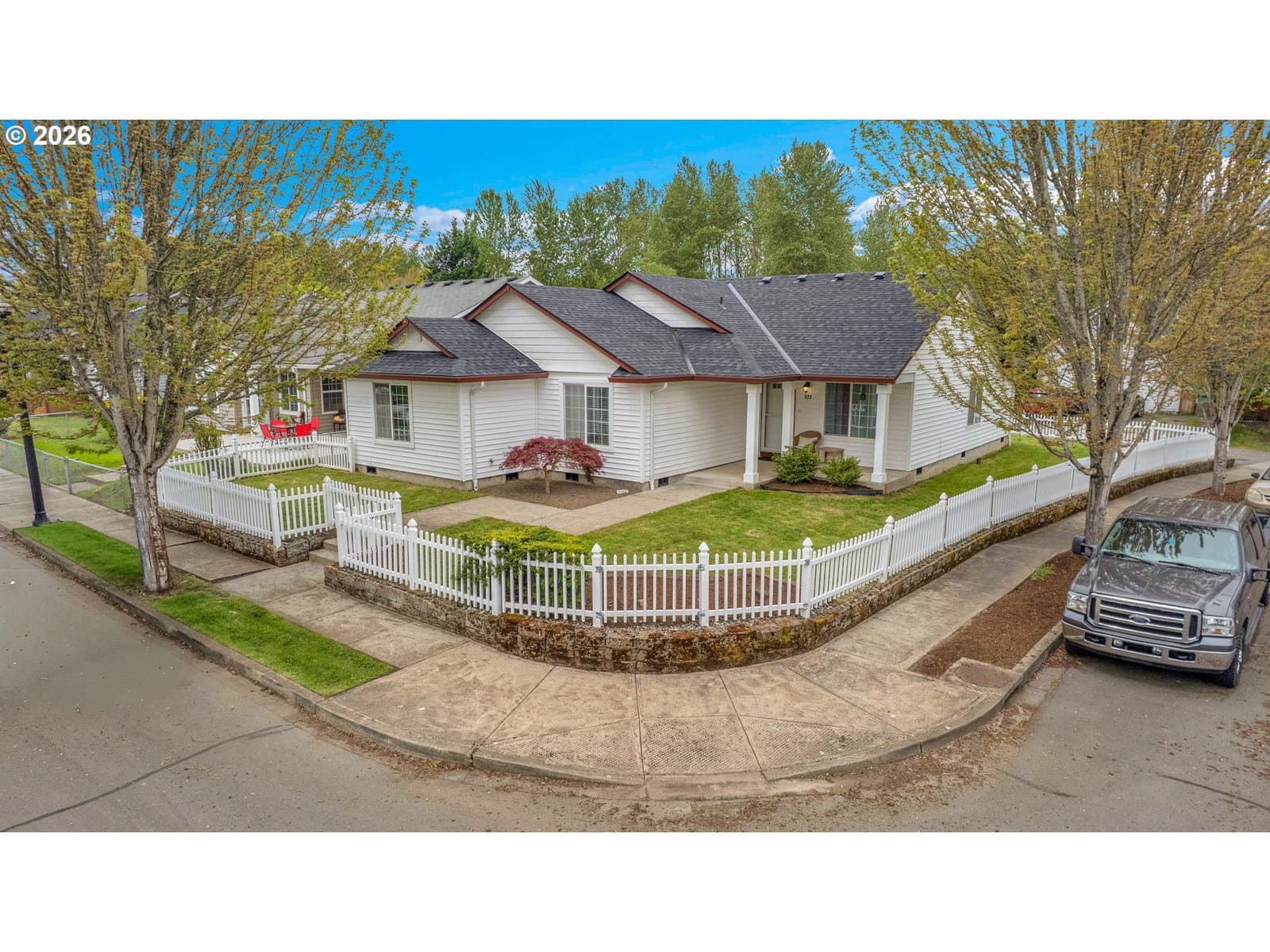 Listing photo 1 of 6